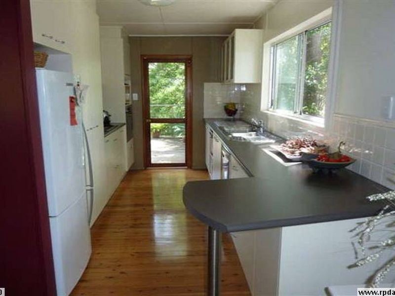 101 Ocean Parade, Burleigh Heads QLD 4220