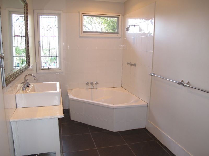 101 Ocean Parade, Burleigh Heads QLD 4220