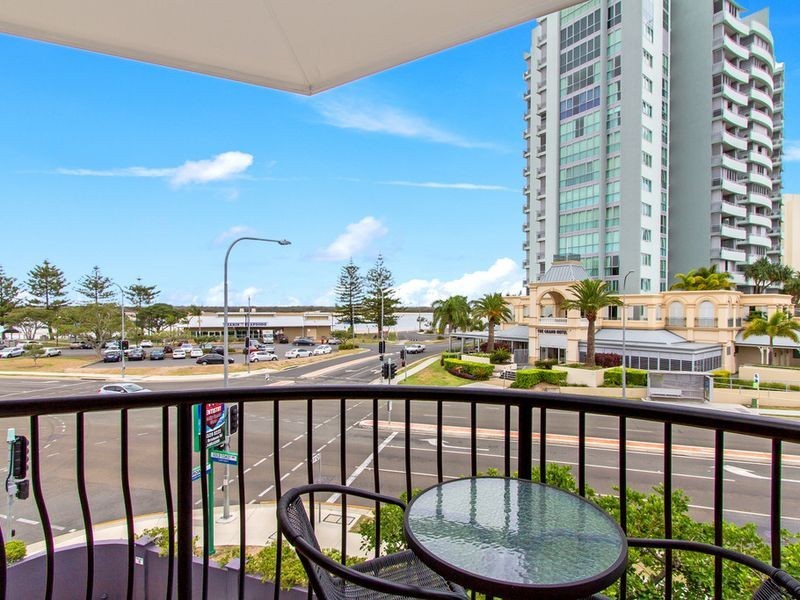 11/2 Broad Street, Labrador QLD 4215