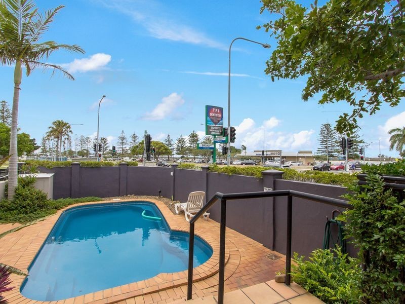 11/2 Broad Street, Labrador QLD 4215