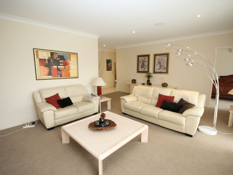 17 Nikau Crescent, Nerang QLD 4211