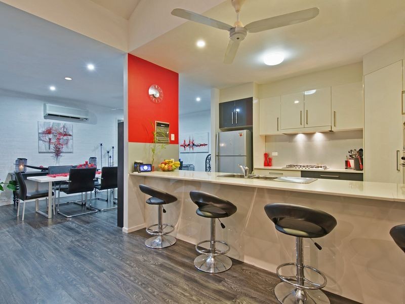15 Josephine Terrace, Highland Park QLD 4211