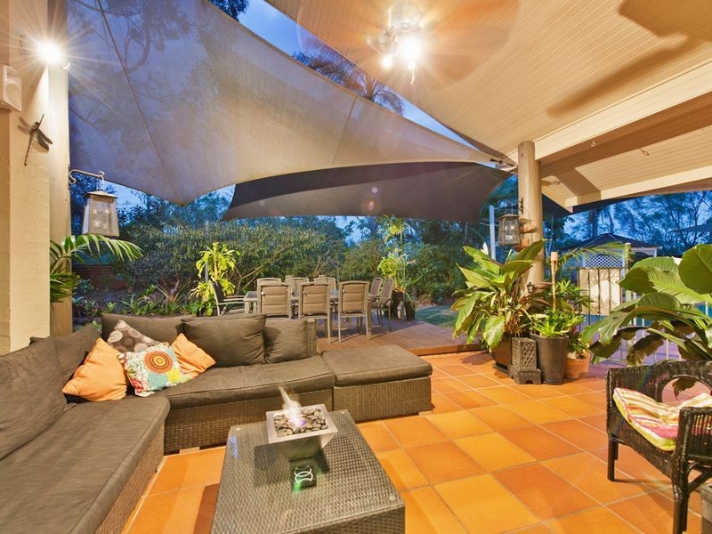 15 Josephine Terrace, Highland Park QLD 4211