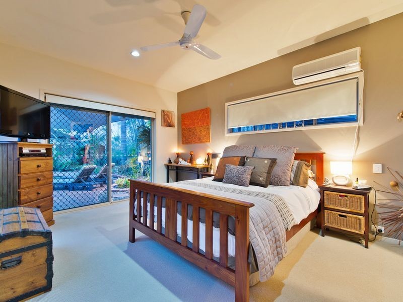 15 Josephine Terrace, Highland Park QLD 4211
