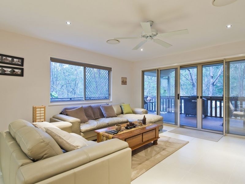 15 Josephine Terrace, Highland Park QLD 4211