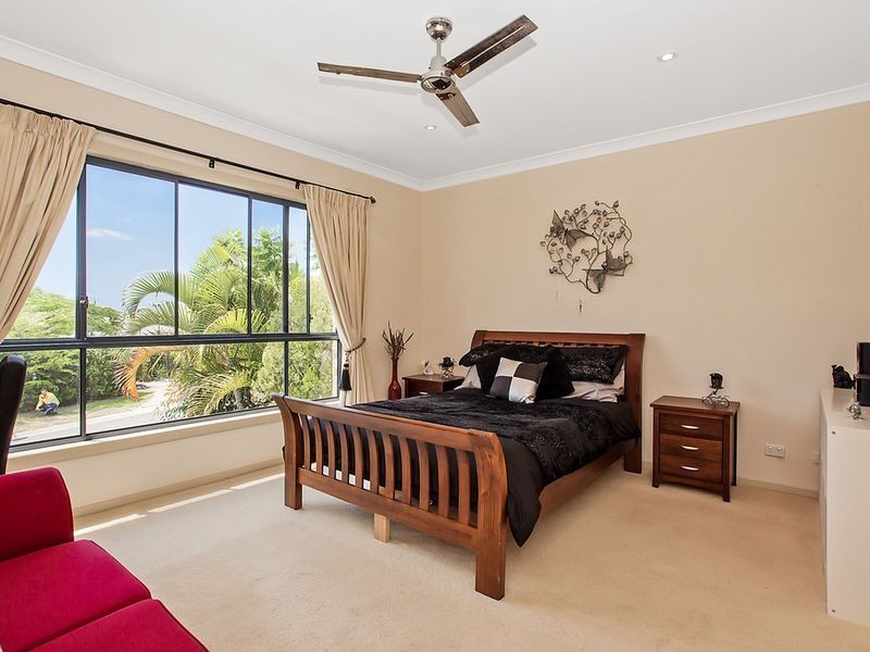 55 Armstrong Way, Highland Park QLD 4211