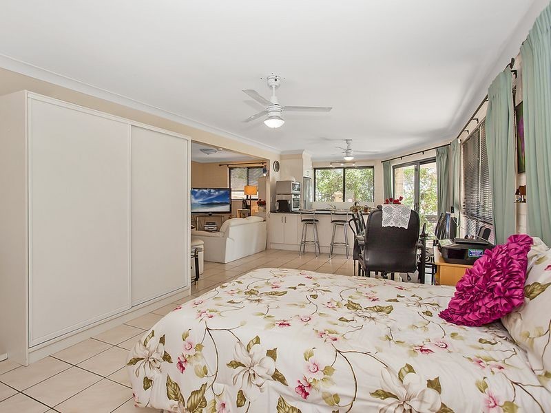 55 Armstrong Way, Highland Park QLD 4211