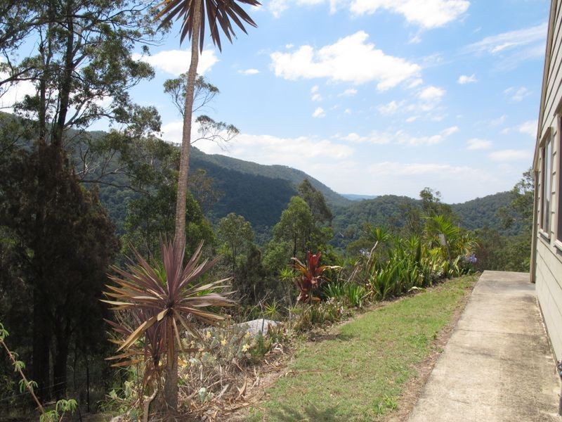 1 Bottletree Lane, Lower Beechmont QLD 4211