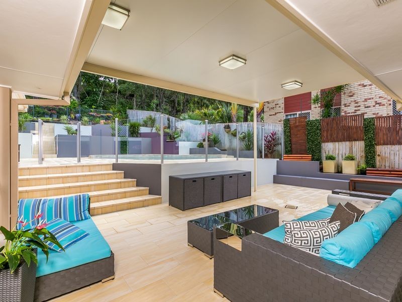 17 Foxhill Court, Carrara QLD 4211