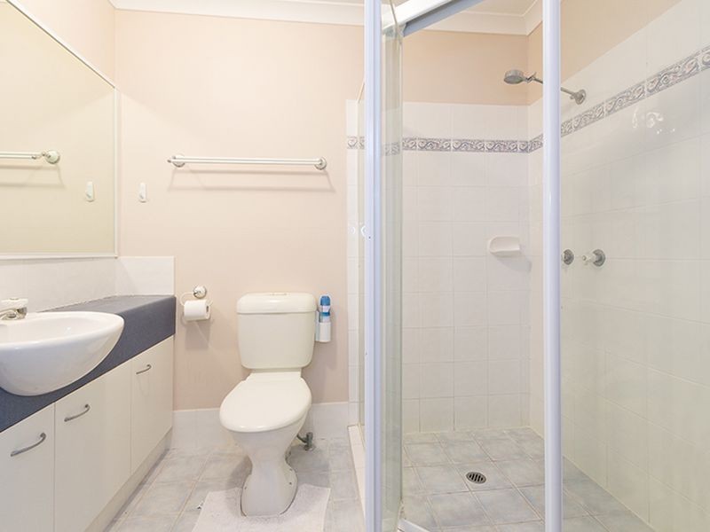 2/3 Kowhai Place, Nerang QLD 4211