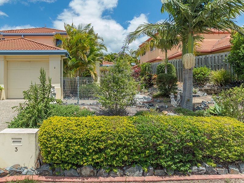 2/3 Kowhai Place, Nerang QLD 4211