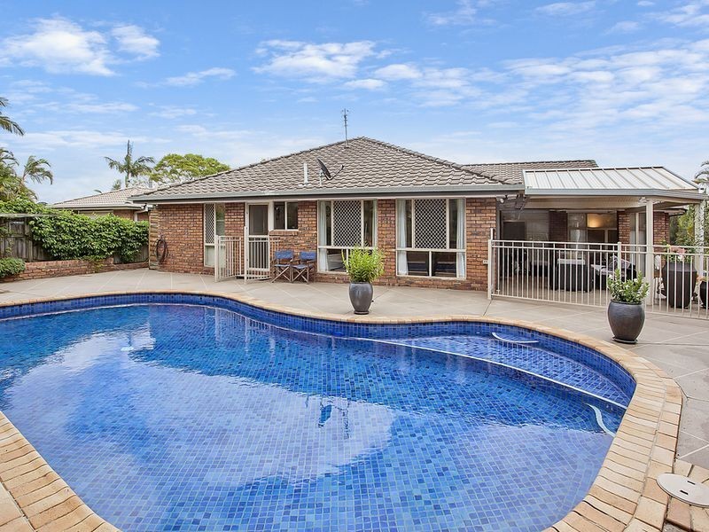3 Elsemore Court, Carrara QLD 4211