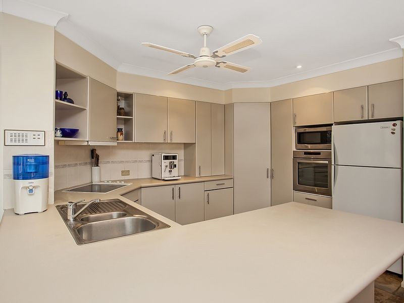 3 Elsemore Court, Carrara QLD 4211