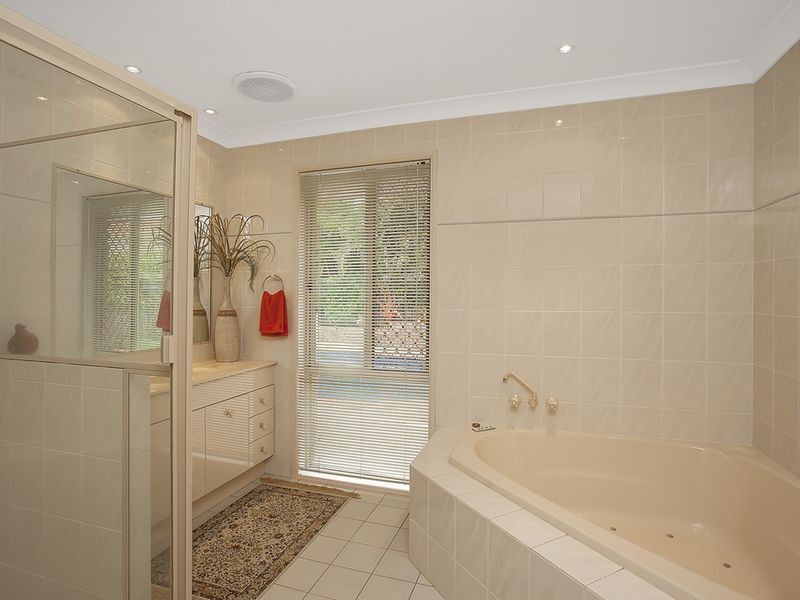 3 Elsemore Court, Carrara QLD 4211