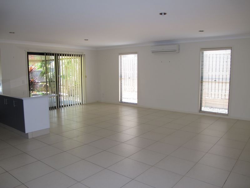 4 Fantail Court, Gilston QLD 4211