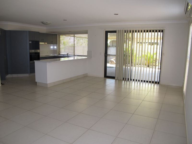 4 Fantail Court, Gilston QLD 4211