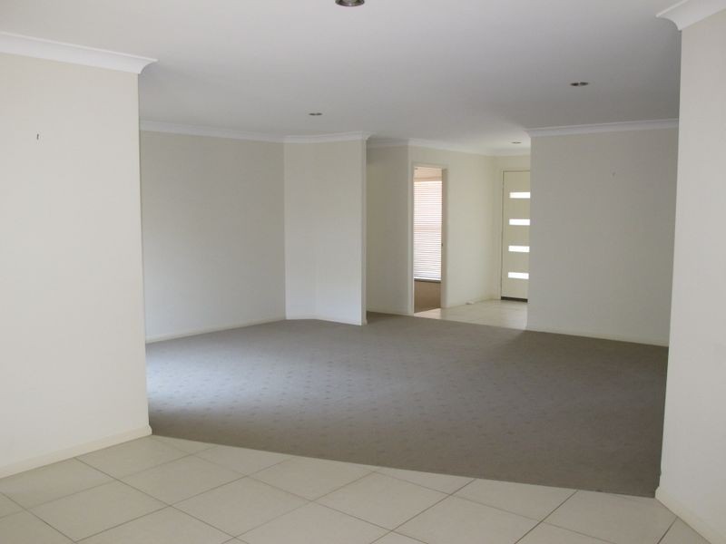 4 Fantail Court, Gilston QLD 4211