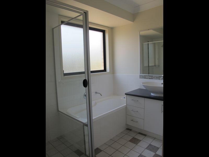 4 Fantail Court, Gilston QLD 4211