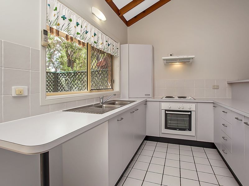 4/37 Old Coach Road, Tallai QLD 4213