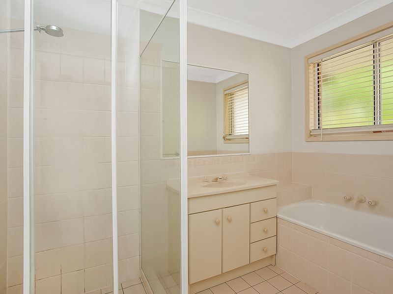 15 Renfrew Drive, Highland Park QLD 4211