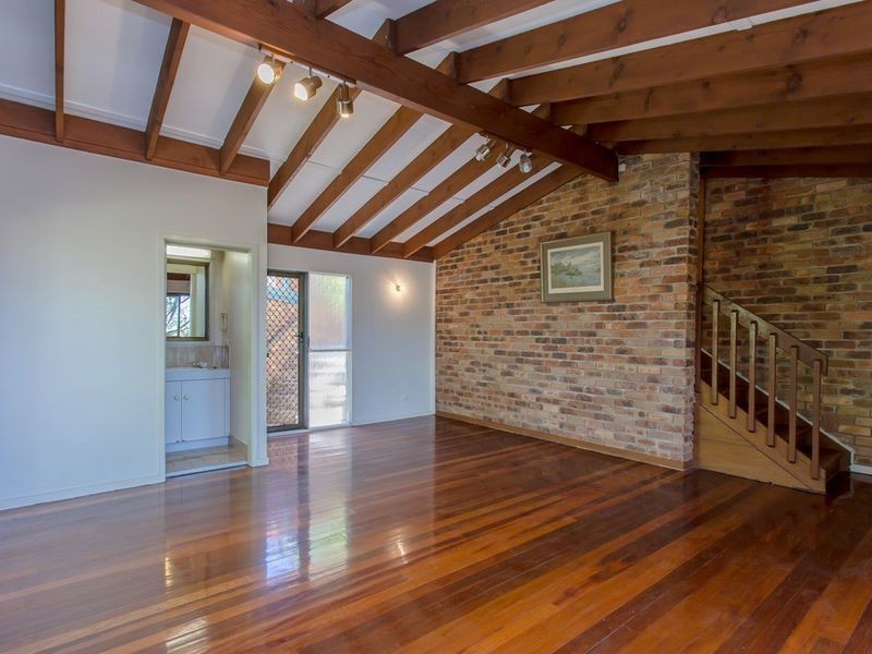38 Summit Crescent, Carrara QLD 4211