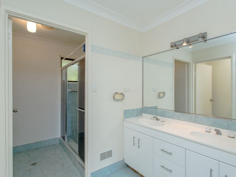38 Summit Crescent, Carrara QLD 4211