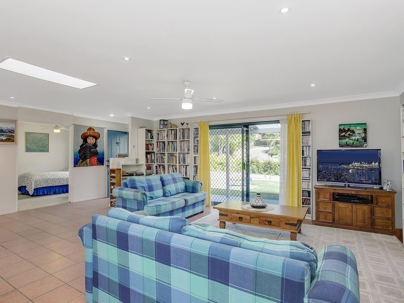 15 Paddington Drive, Carrara QLD 4211