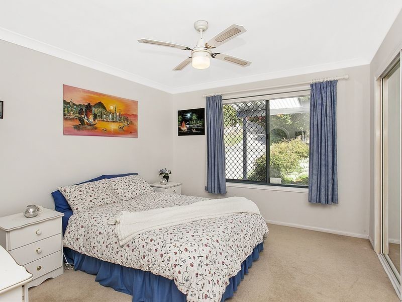 15 Paddington Drive, Carrara QLD 4211