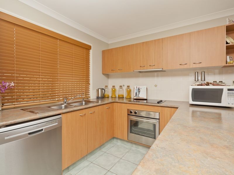 8 Kowhai Place, Nerang QLD 4211