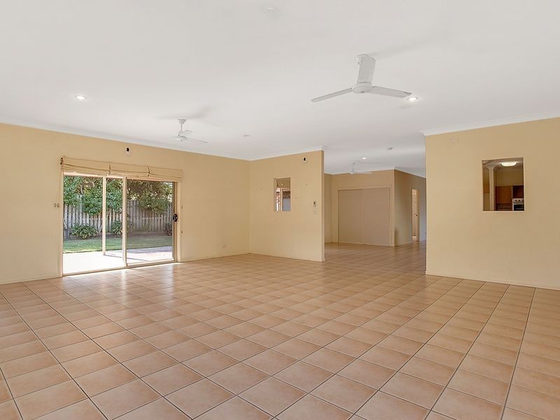 11 Greenbank Circuit, Carrara QLD 4211