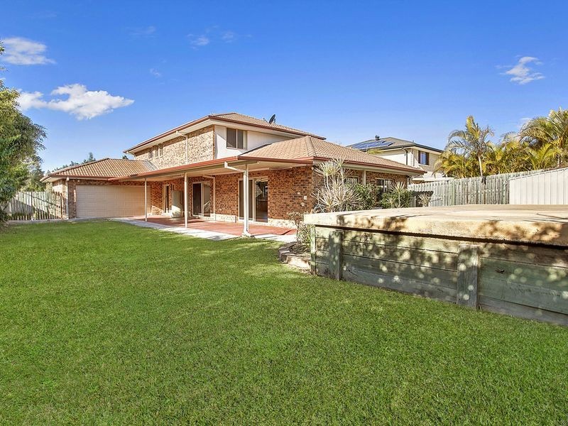 11 Greenbank Circuit, Carrara QLD 4211