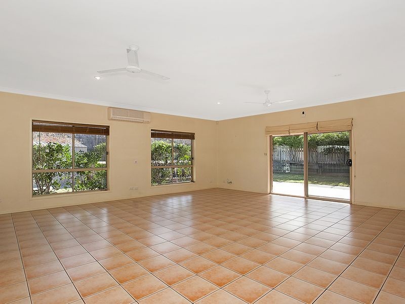 11 Greenbank Circuit, Carrara QLD 4211