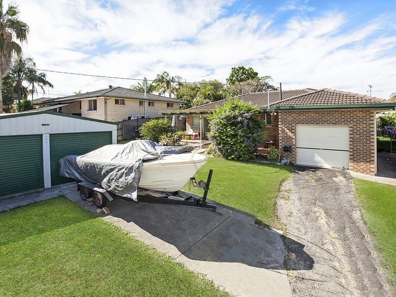 9 Tudor Place, Biggera Waters QLD 4216