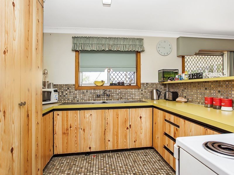 9 Tudor Place, Biggera Waters QLD 4216
