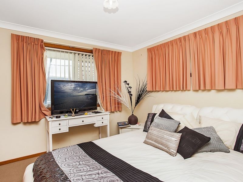 9 Tudor Place, Biggera Waters QLD 4216