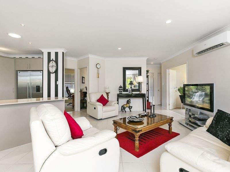 20 Rhiannon Drive, Ashmore QLD 4214