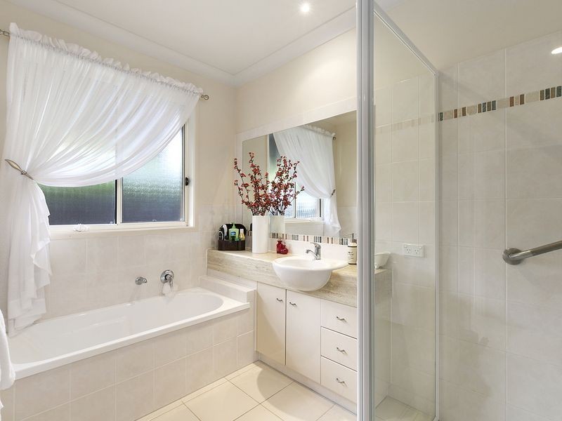 20 Rhiannon Drive, Ashmore QLD 4214