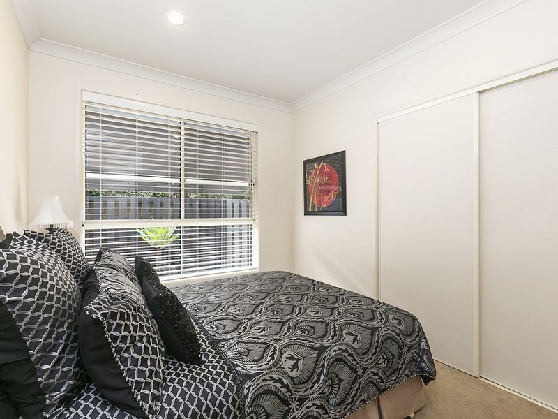 20 Rhiannon Drive, Ashmore QLD 4214