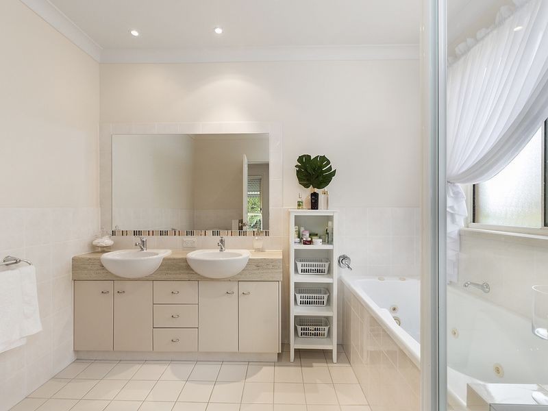 20 Rhiannon Drive, Ashmore QLD 4214
