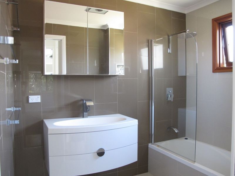 113 Kindra Avenue, Southport QLD 4215