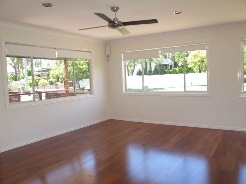 113 Kindra Avenue, Southport QLD 4215