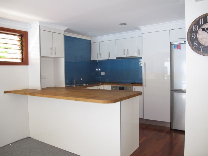 113 Kindra Avenue, Southport QLD 4215