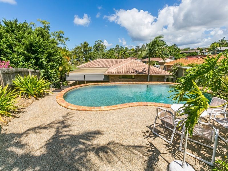 8 Perth Square, Highland Park QLD 4211