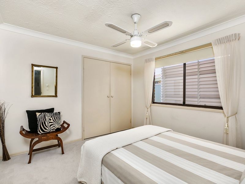 8 Perth Square, Highland Park QLD 4211