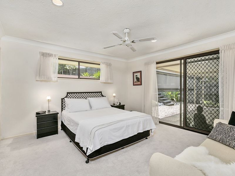 8 Perth Square, Highland Park QLD 4211