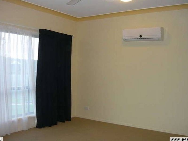 8 Bluetail Crescent, Upper Coomera QLD 4209