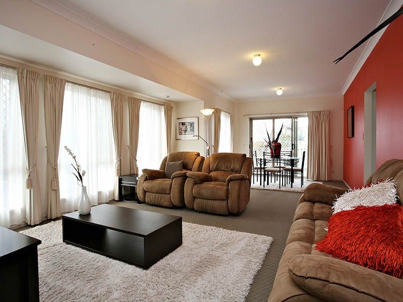 19 Trafalgar Street, Highland Park QLD 4211