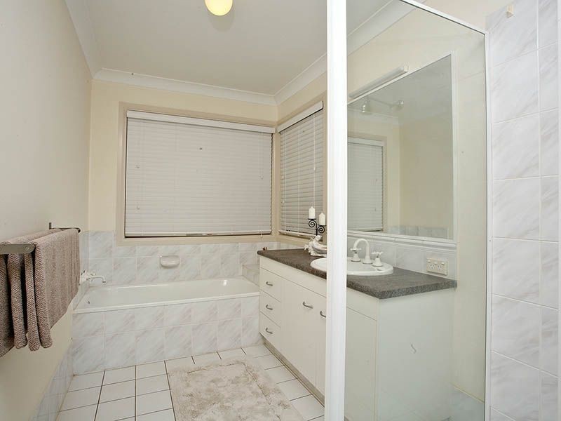 19 Trafalgar Street, Highland Park QLD 4211