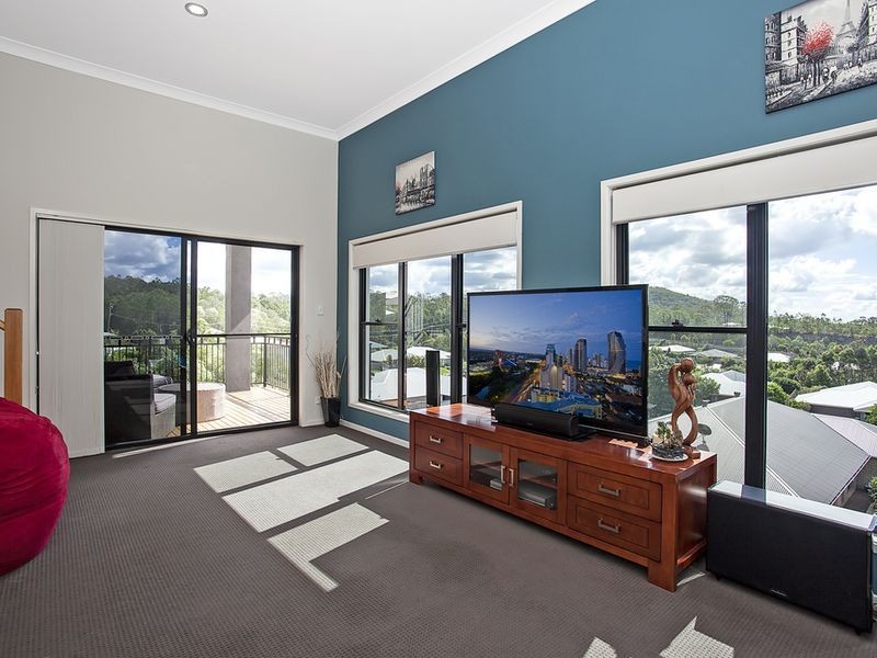 31 Flame Trees Crescent, Maudsland QLD 4210