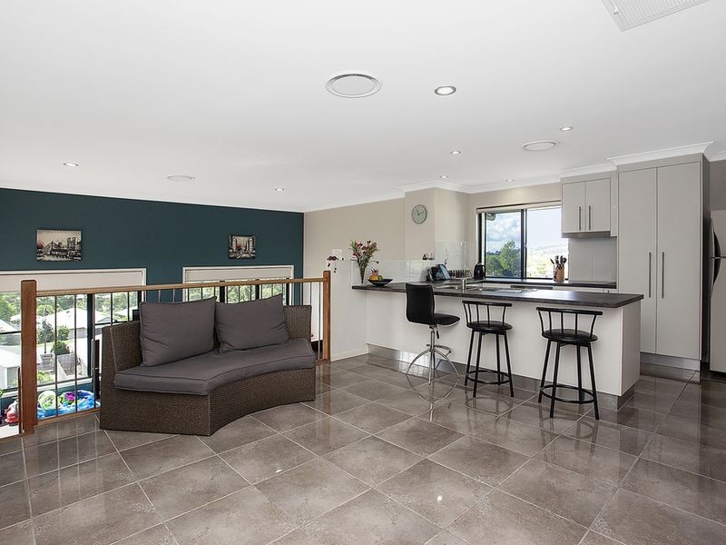 31 Flame Trees Crescent, Maudsland QLD 4210